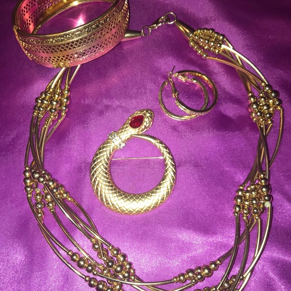 Necklace Jewlery Set - Picture 1 of 5